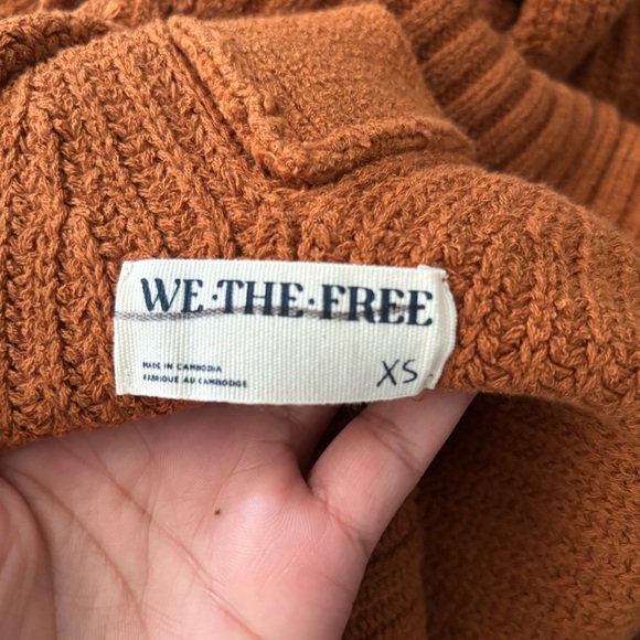 NWT We the Free Burnt Orange V Neck Oversized Knitted Sweater Women’s XS - Picture 2 of 9